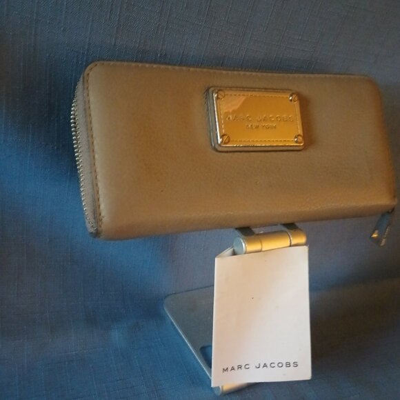 Marc Jacobs M0011316 - Classic Standard Continental Leather Wallet - Picture 2 of 4